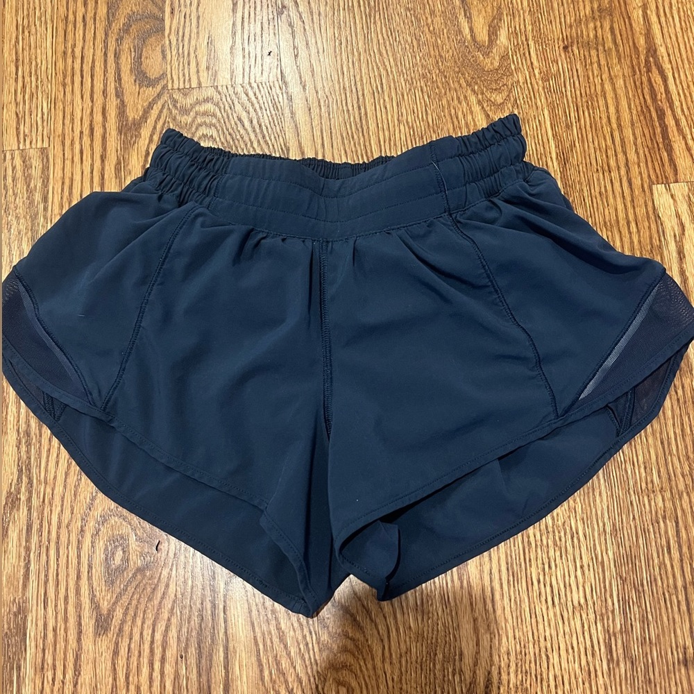 Lululemon Navy blue hotty hot 2.5” shorts! Size 4